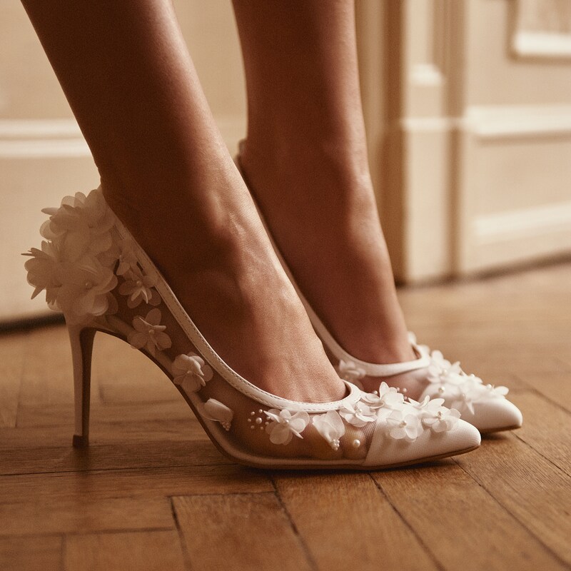 Embroidered Heel Flower Pumps Low main image 0