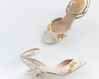 Ivory Wedding Sandals with Marigold Embroidery and Low Curvy Heels, Slingback Bridal Shoes with Peep Toe, Off-White Embroidered Wedding Shoe