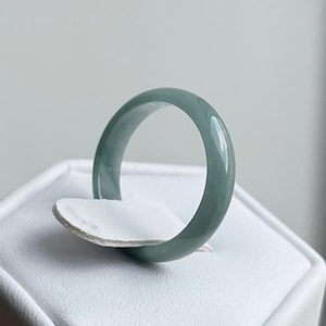 Bague fine en jade bleu naturel du Guatemala, taille 6,5, bague fine en jade bleu naturel de 17 mm, bijoux en jade moderne, bague en jade simple et minimaliste