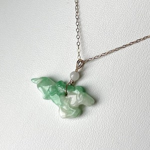 Jade Pferd Halskette, natürlicher grüner burmesischer Jadeit Pferd Amulett Anhänger in 14K Gold Filled, Sternzeichen Tier Jahr des Pferd Schmuck (PJGF137)