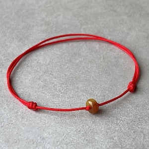 Natürliche burmesische Jadeit Knopf Perlenschnur Armband, einfache rote Jade Armband, rote Schnur Glücksarmband, Schutz Armband, Familienarmband