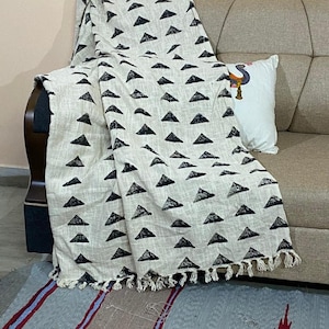 Boho Mud Cloth Throw Blanket with Tassels Hand Loomed Block Print Cotton Sofa Throw for Living Room Black Bedding Indian Throw 120X180 Cms