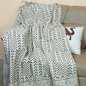 Bohemian Mud Cloth Throw Blanket with Tassels Hand Loomed Block Print Cotton Sofa Throw for Living Room 120X180 Cms