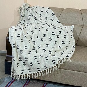 Boho Mud Cloth Throw Blanket with Tassels Hand Loomed Block Print Cotton Sofa Throw for Living Room Black Bedding Indian Throw 120X180 Cms