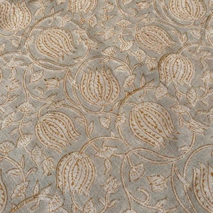 Tissu épais en lin imprimé lotus//fleur |  Tissu d'ameublement bleu pâle à imprimé floral, tissu de taie d'oreiller, lin pour rideaux par mètre