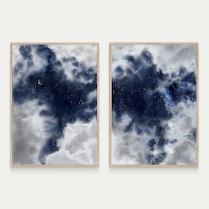Nachthimmel Aquarell Malerei Mond und Sterne Druck Marineblau Wandkunst Bewölkter Himmel himmlische Kunst Dunkle Wolken Kunstwerk Indigo Aquarellkunst