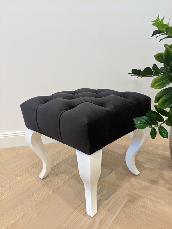 Scheiden Hoofdstraat Wiens Zwart Fluwelen Chesterfield Poef Zwarte Voetenbank Klassieke - Etsy Nederland Scheiden Hoofdstraat Wiens Zwart Fluwelen Chesterfield Poef Zwarte Voetenbank Klassieke - Etsy Nederland