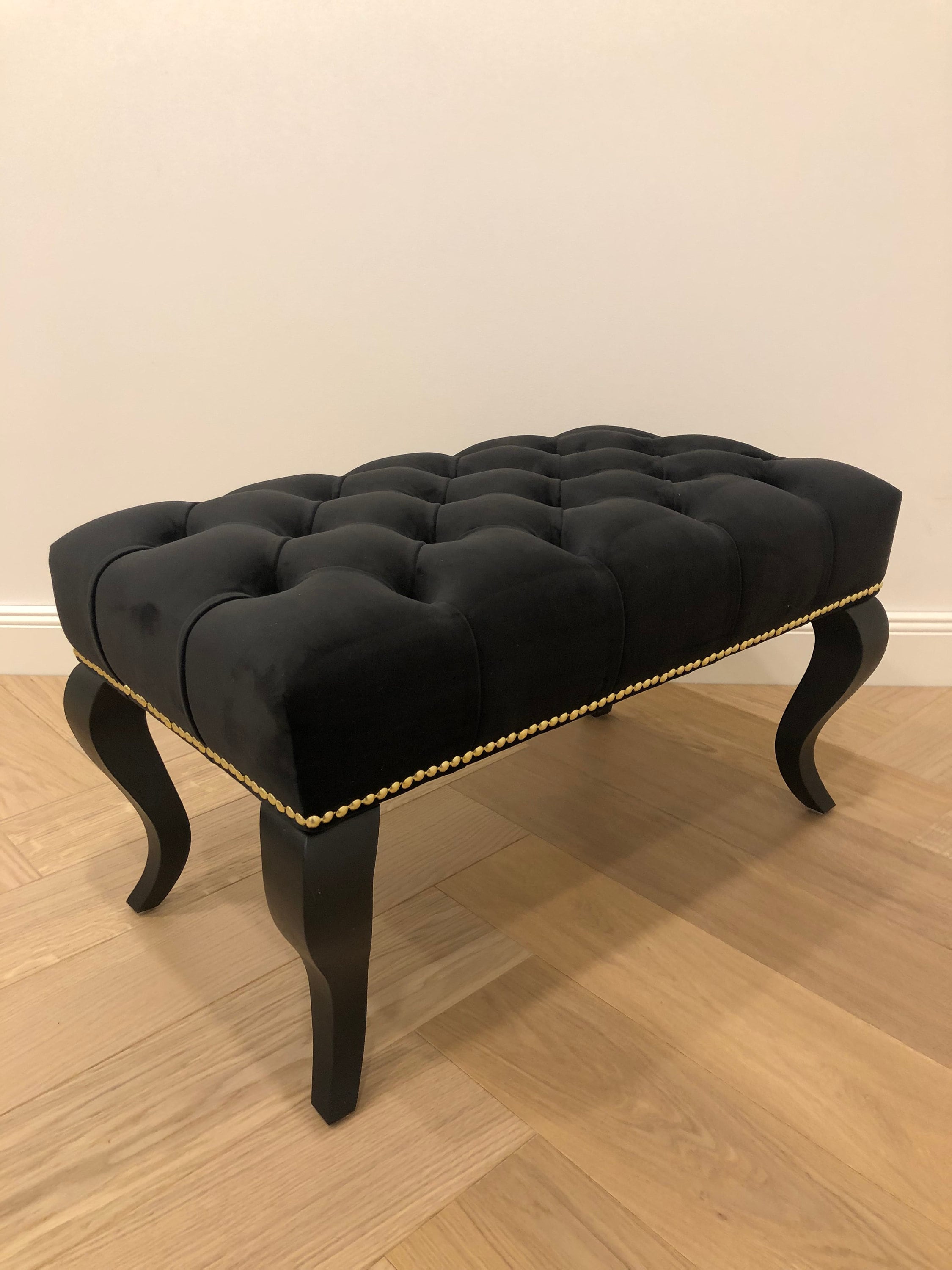 Black tufted velvet ottoman deals