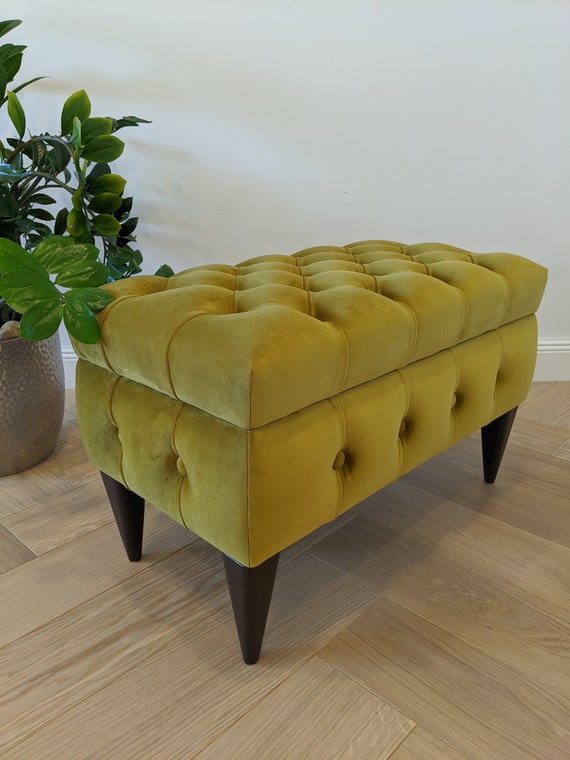 Pouf Chesterfield giallo senape con contenitore, panca da ingresso, panca  in velluto con contenitore, pouf giallo senape -  Italia