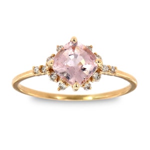 14K Yellow Gold Almenthia Peach Sapphire & Diamond Vintage Ring ( Center- 1.06 ct. GIA Unheated )