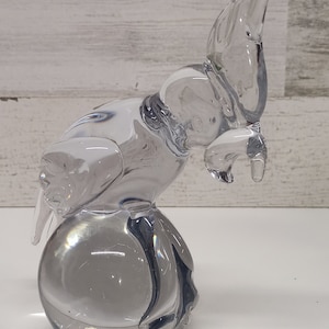 Vintage Collectable Glass Cockatoo - Glass Figurine - Bird - Hand Made - Art Glass - Cockatoo - Glass Art - Parrot -