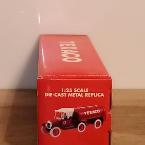 Texaco collectable Die Cast Truck 1918 Ford Runabout