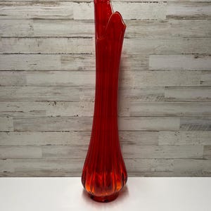 Swung Vase LE Smith Hand Made Swung Vase MidCentury MCM LE Smith Red Amberina Vase