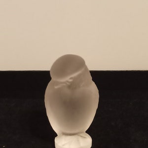Vintage Collectable Lalique France Small frosted Crystal Bird of Prey figurine