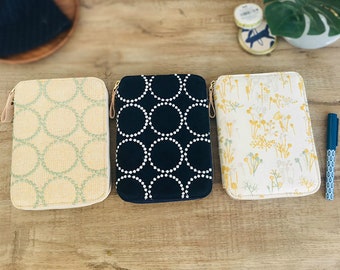 A6 Hobonichi Techo Planer Hülle mit 2026 Jahr Notizbuch / Journal / Agenda - 100% handgefertigter Minä Perhonen Stoff