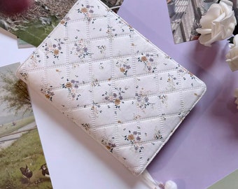 Funda acolchada blanca para planificador, cuaderno, diario o agenda 2026 con presillas para bolígrafos, ideal para Hobonichi/Midori/Moleskine (A5/A6/quinquenal).