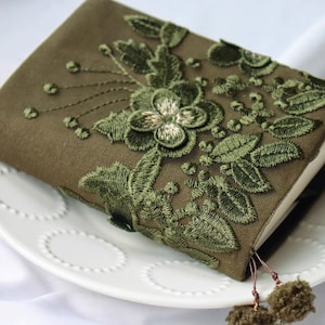 Adjustable Planner Cover with Floral Embroidery for Notebook, Journal, Agenda and Book, perfectly for Hobonichi/Midori/Moleskine (A5/A6)