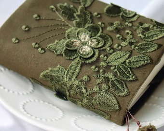 Funda ajustable con bordado floral para cuaderno, diario, agenda y libro, ideal para Hobonichi/Midori/Moleskine (A5/A6).