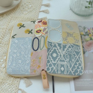Hobonichi Weeks - Estuche para agenda con cremallera y cuaderno/diario/agenda de recambio de 88 hojas, 100% minä perhonen (bolsa de semanas/cubierta de semanas)