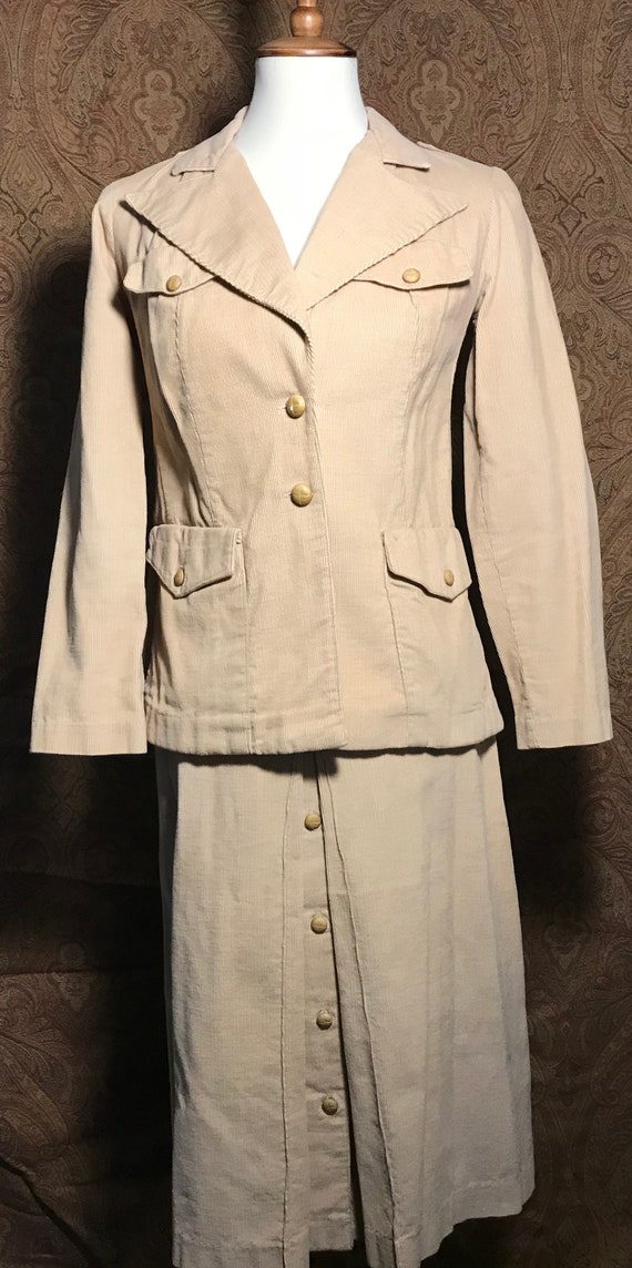 Sweet corduroy 1970s women's suit