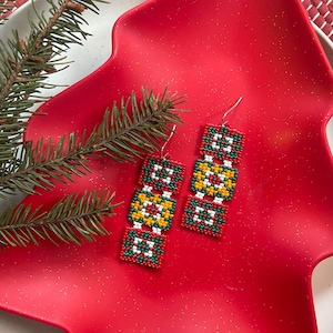 Christmas beaded earrings Holiday seed bead Christmas flower Gift for her Festive bead earrings Red Green Yellow Unique earrings