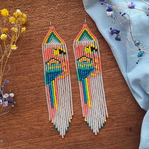 Parrot beaded earrings Fringe seed bead earrings Bird beaded earrings Nature earrings Tropical earrings Colourful seed bead earrings Gift