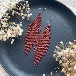 Burgundy beaded earrings Shiny red beaded earrings Cherry seed bead earrings Dark red beaded earrings Fringe maroon earrings Gift for her