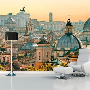 Op de afbeelding: Een panoramisch uitzicht op de stad Rome, Italië, met de nadruk op de koepel van een kerk. De afbeelding is een digitale print, geschikt voor gebruik als wanddecoratie of behang.