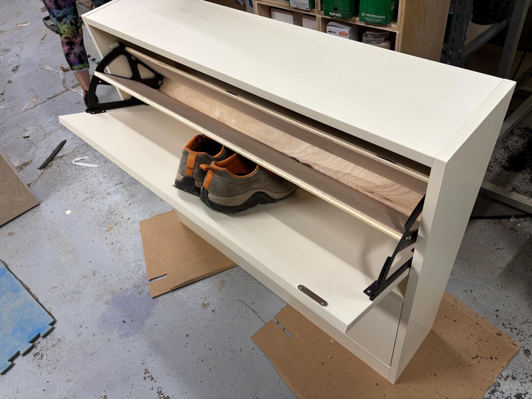 Customizable Flip Frame Shoe Rack 