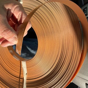 Cinta de borde preencolada: autoadhesiva o termoadhesiva, longitud personalizada