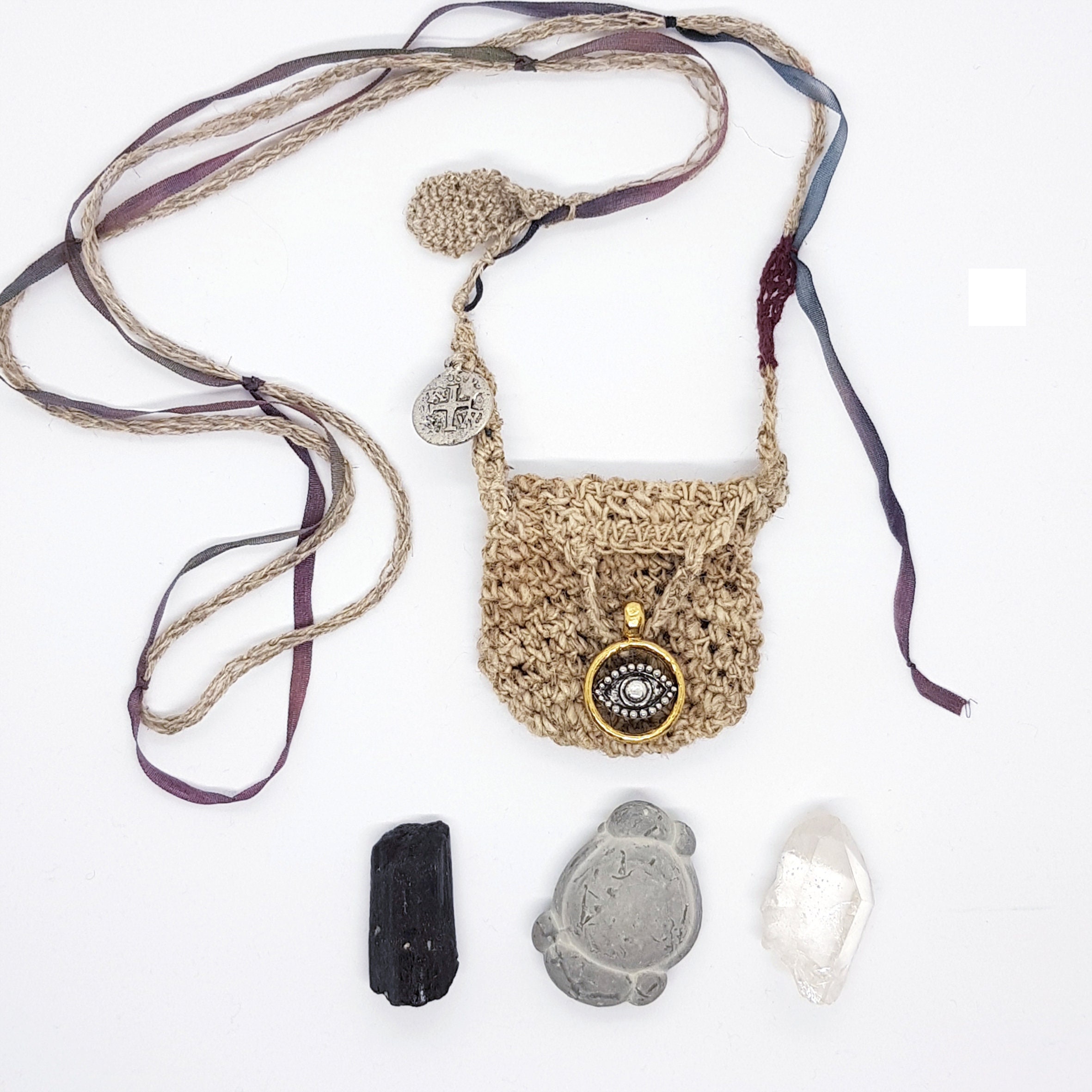 Sac Amulette #3 en Fil d' Ortie et Lin Charme de Protection