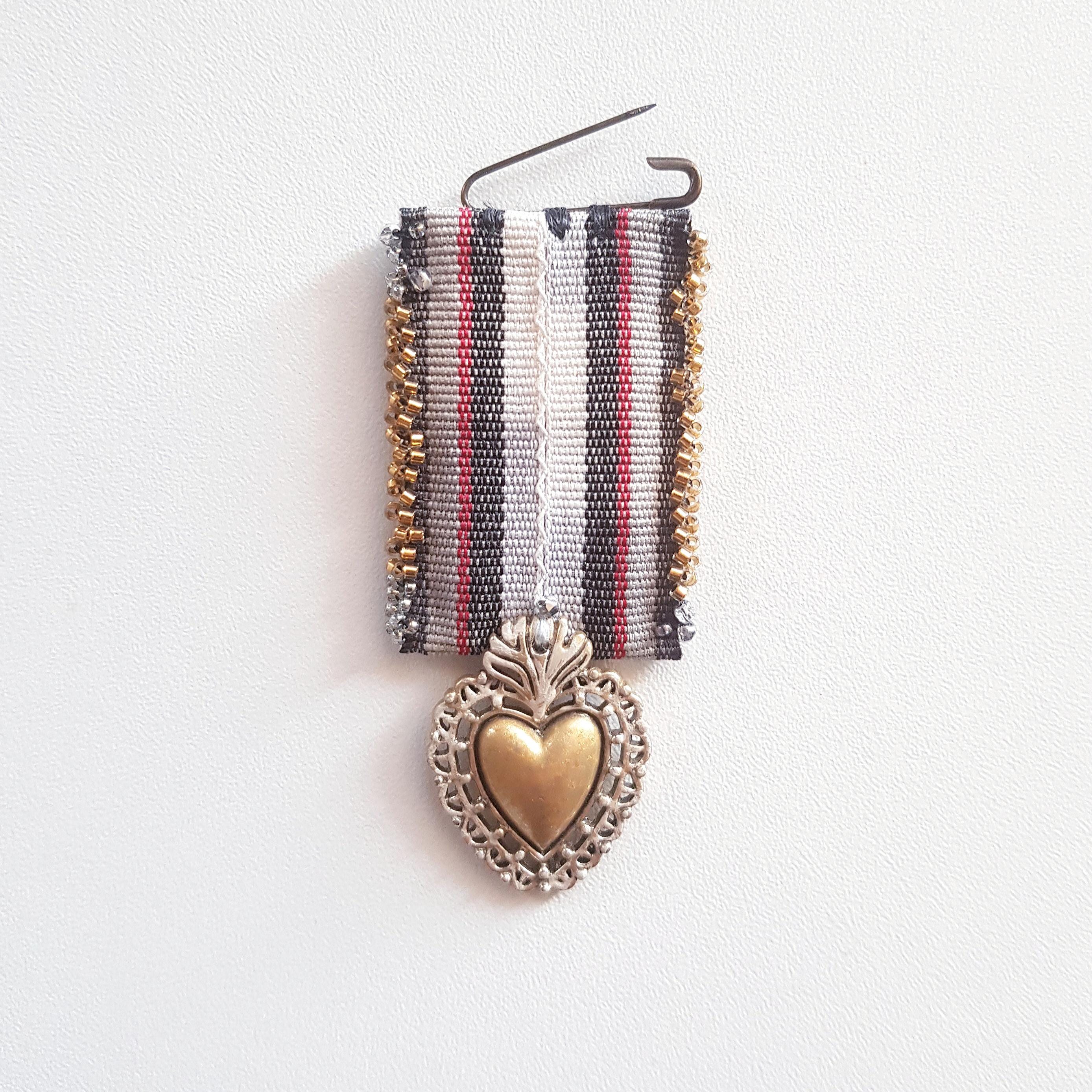 Broche Porte Bonheur - Etsy Singapore