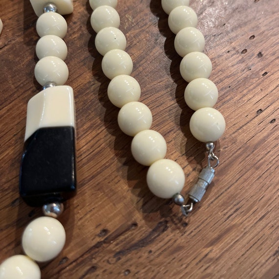 Vintage Ivory and Black Beaded Necklace, 30" - image 3