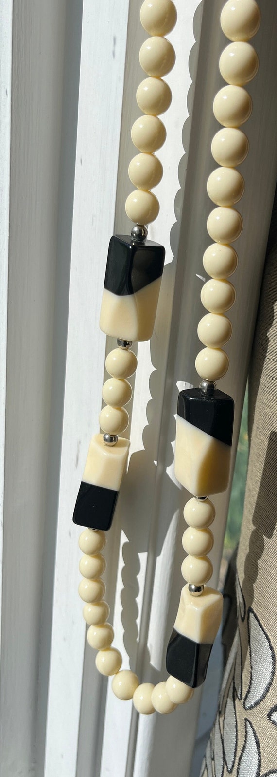 Vintage Ivory and Black Beaded Necklace, 30" - image 4