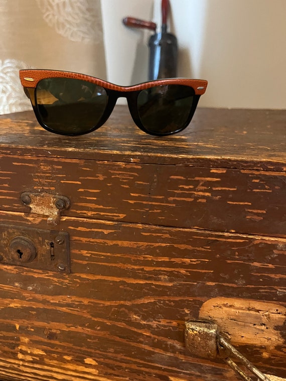 Vintage ray ban bausch top and lomb wayfarer sunglasses