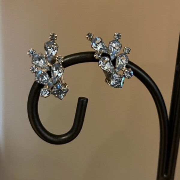 Vintage Blue Rhinestone Weiss Clip On Earrings