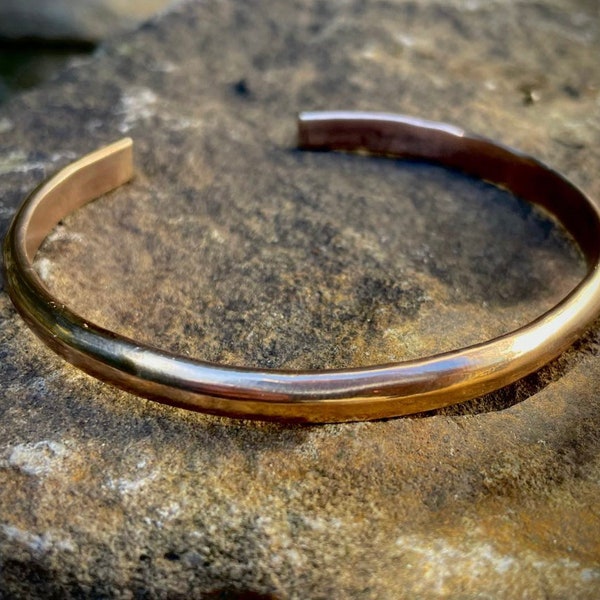 Bracelet de manchette en cuivre massif ou en bronze forgé à la main de l'âge du bronze, bracelet de manchette en cuivre pour hommes ou femmes, cadeau pour lui, cadeau pour elle