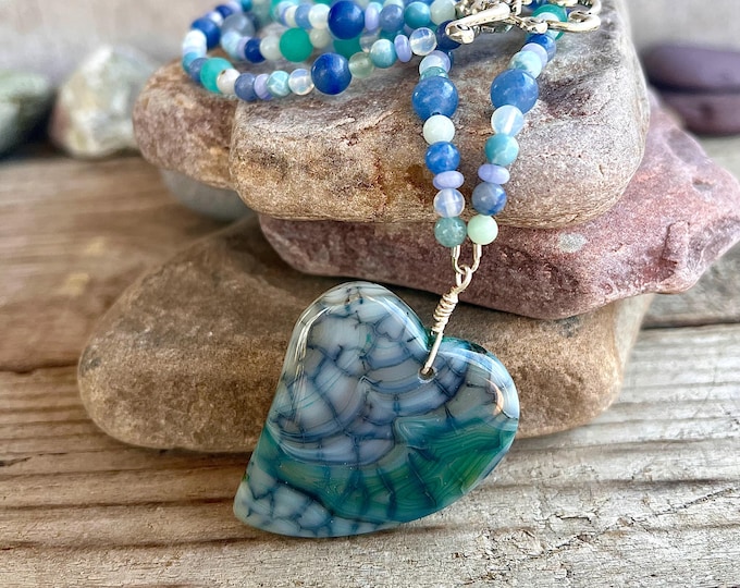 Dragon Veins Agate Heart Necklace with Gemstones