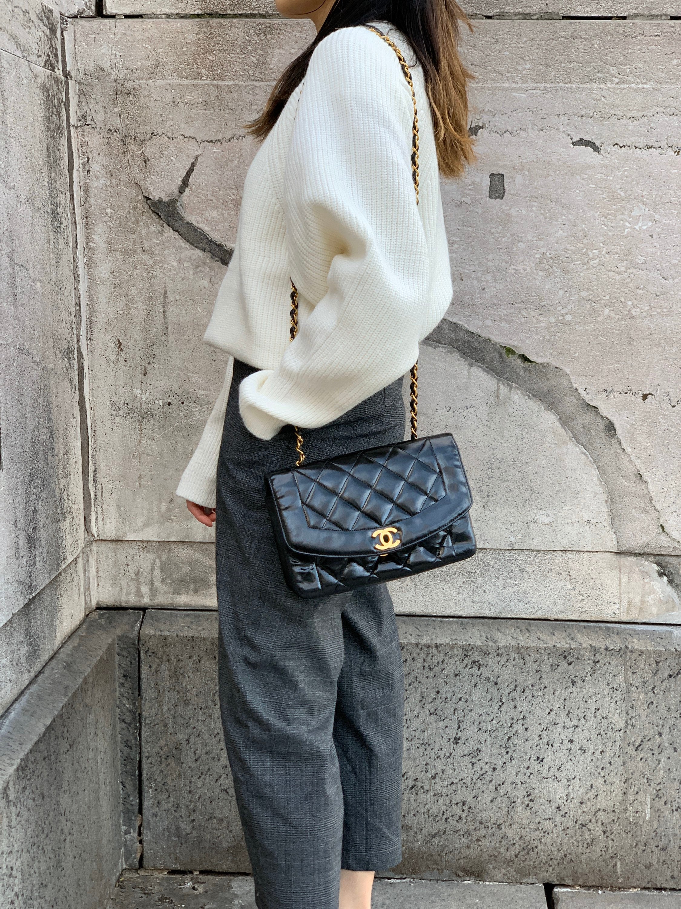 Chanel Diana Flap Bag Petit cuir verni Golden CC Etsy France