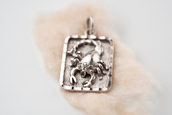 Jewels Obsession Zodiac Scorpio Pendant Sterling Silver 45mm Zodiac Scorpio with 7.5 Charm Bracelet Jewels Obsession Zodiac Scorpio Pendant Sterling Silver 45mm Zodiac Scorpio with 7.5 Charm Bracelet