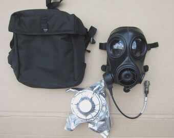実物　AVON S10 ガスマスク 収納バッグ、吸収缶付 実物 AVON S10 ガスマスク 収納バッグ、吸収缶付 実物 AVON S10 ガス