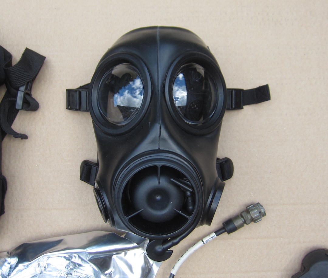 AVON CBRN-FM12 ガスマスク フィルター付き FM12 Respirator Gas Mask | Avon Protection | Avon Protection