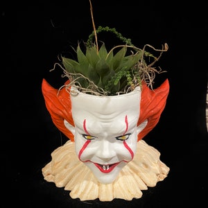 Ond clown planter