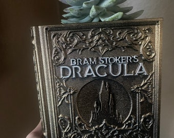 Jardinière de livres vintage Dracula