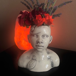 Expressive face vase ceramic