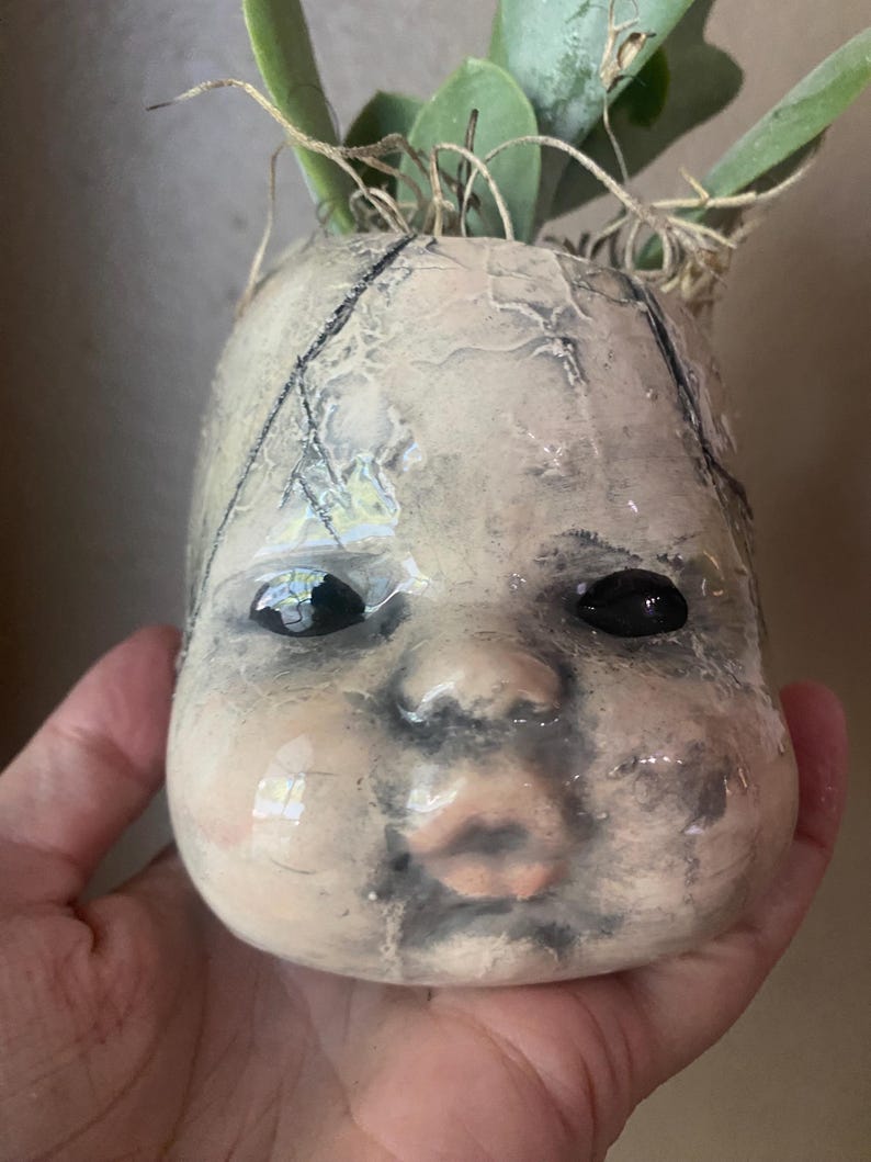 Zombie baby head planteringskärl bild 6