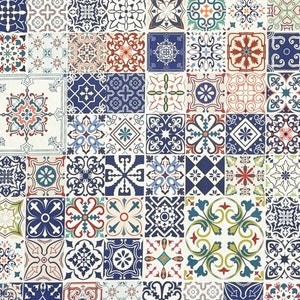 Op de afbeelding: Een kleurrijk tegelpatroon met blauwe, groene, rode en witte geometrische ontwerpen. De tegels zijn gerangschikt in een rasterpatroon.