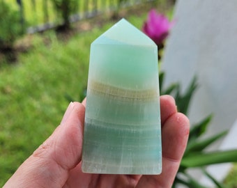 Torre de Calcita Pistacho 2.75" (70mm) // Obelisco Mineral de Cristal Punto / Azul Verde Caribe Pakistán