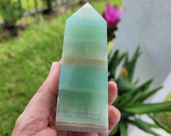 Torre de calcita de pistacho 4" (112 mm) // Obelisco mineral de cristal de punta / Azul verde Caribe Pakistán
