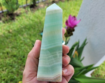 Torre de Calcita Pistacho 4.5" (117mm) // Obelisco Mineral de Cristal Punto / Azul Verde Caribe Pakistán